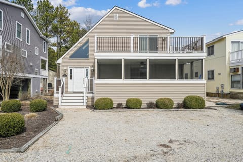 Exterior,Front Elevation,