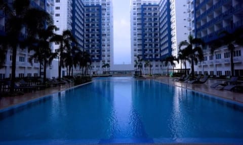 1-BR Serviced Apartment w/ Balcony #19 