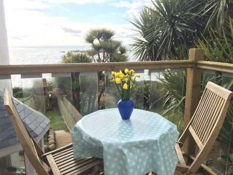 Time for morning coffee on the balcony (April)