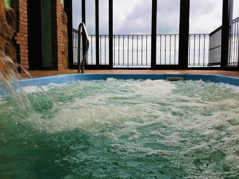 Indoor spa tub