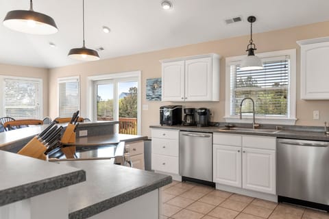 OH92: Banks Retreat  | Top Level Kitchen