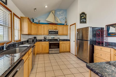 Top-Level Kitchen with Bar seats 6