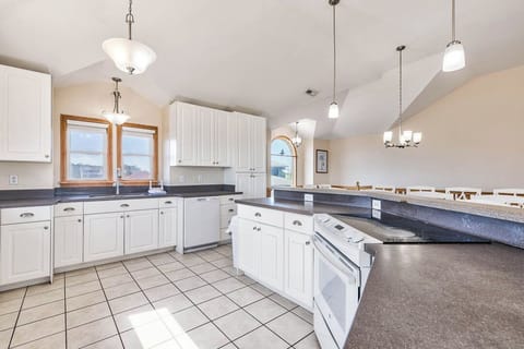 Top-Level Kitchen with Bar (seats 3) - Main House