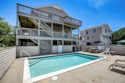 Rear Exterior of Sea Glass