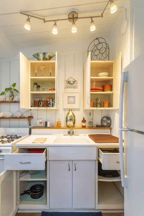 Go to one of the amazing restaurants in Ocean Beach or make a quick bite 