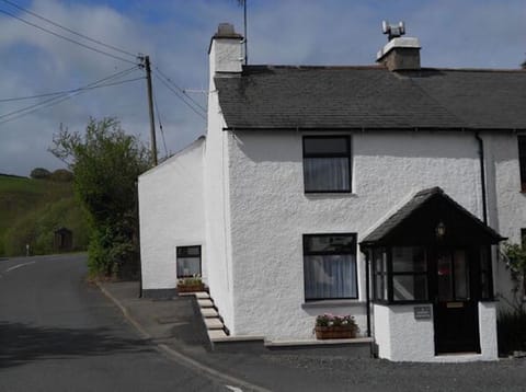 Beautiful Lakeland Cottage
