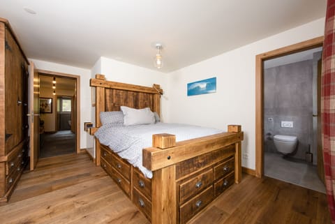 Double room with en-suite bathroom