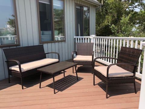 Outdoor deck