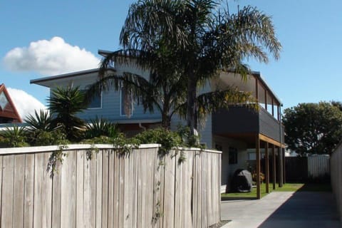 View of house from driveway