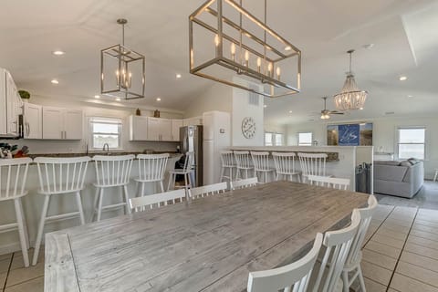 Top-Level Dining Room with Table (seats 10)