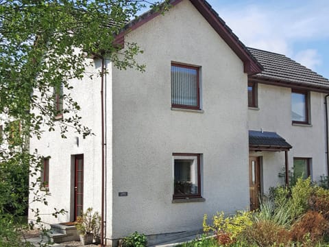 Wonderful detached holiday house | Lismore Cottage, North Ballachulish, near Glencoe