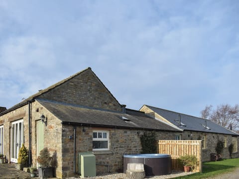 Stone-built cottage with wonderful views | High Dalton Hall Cottage, Newsham, near Richmond