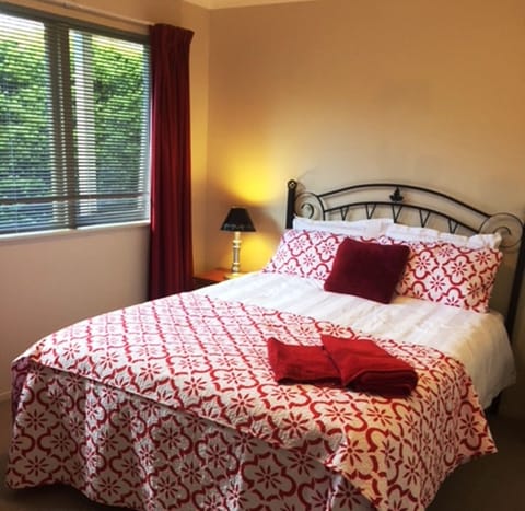 Cosy and comfortable Main Bedroom