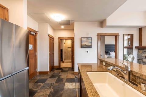 4001 Northstar Dr Unit 309-print-007-007-Interior-3285x2190-300dpi