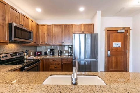 4001 Northstar Dr Unit 309-print-005-004-Interior-3336x2224-300dpi