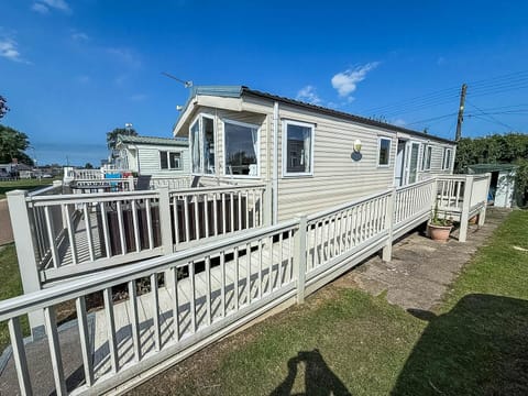 The ideal setting to unwind outdoors and soak up the seaside atmosphere.