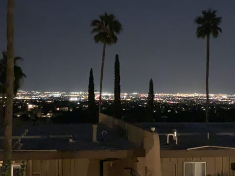 Former next door neighbor, the writer John Updike, called the views: "Oceanic."