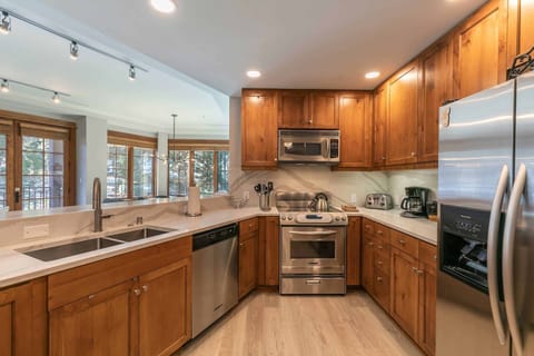 1693598632949-726-16