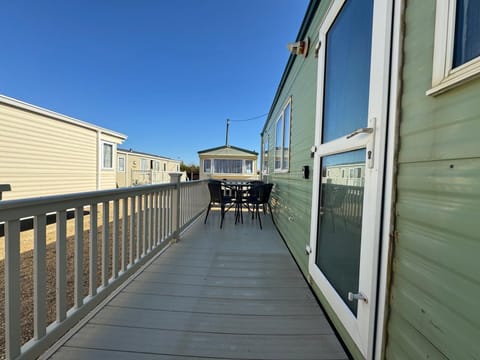 Create unforgettable family memories on the stunning Norfolk coast with a holiday at Lee’s Caravan Park in Hunstanton.
