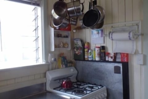 .Oven and pots