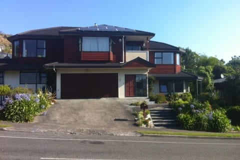 Top floor - 93 Woodman Dr