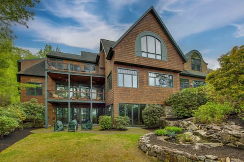 Alton Vacation Rental | 6BR | 4.5BA | Stairs Required | 9,500 Sq Ft