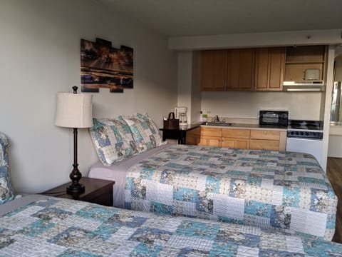 Full kitchen in studio