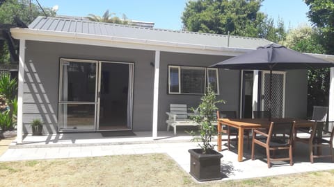 Front of cottage 