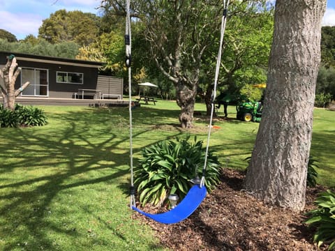 Self-catering 2-bedroom contemporary Kiwi bach
