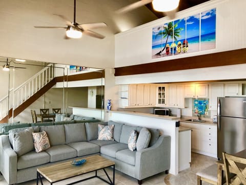 Living Room - Beautifully decorated, this condo is ideal for your Maui getaway!