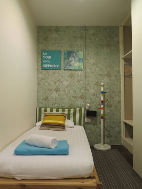 Budget Single Private in Center of Silom