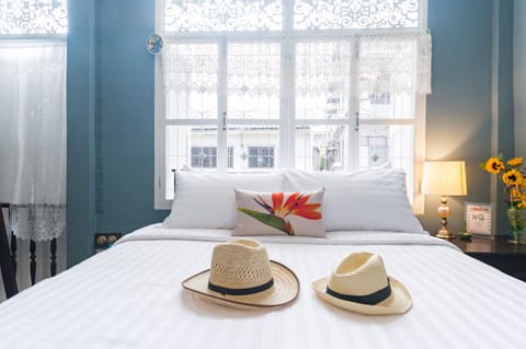 1 BD in Chinese Shophouse, Chinatown BKK