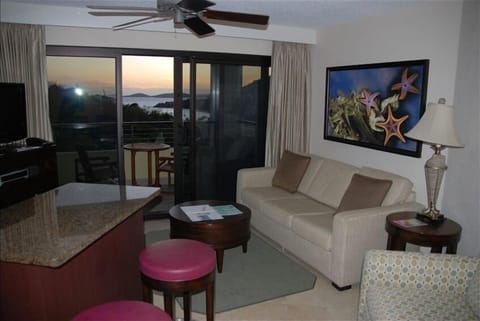 Studio villa living room