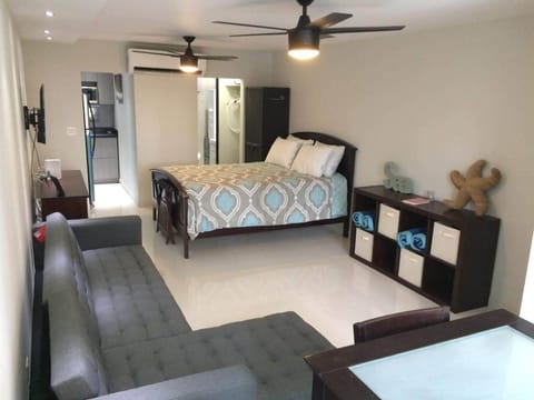Studio sleeps 4