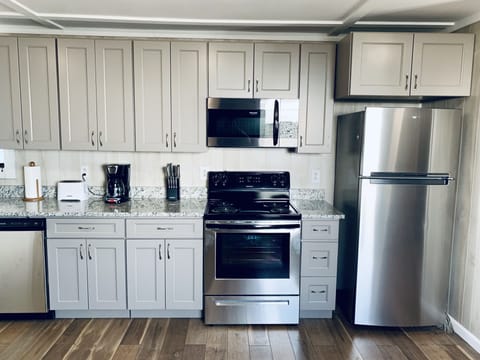 Completely renovated kitchen!