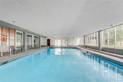 Indoor Pool,Full Size,Salt Water
