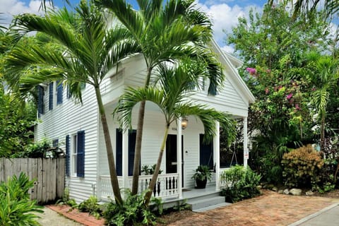 Villa Azul lies on a quiet little lane in the heart of Old Town.