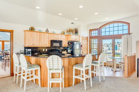 BU22: Love R Shack At The Beach l Left Side Top Level Kitchen