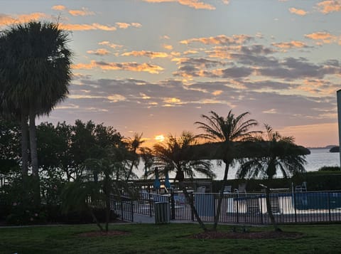 Morning Sunrise From Lanai