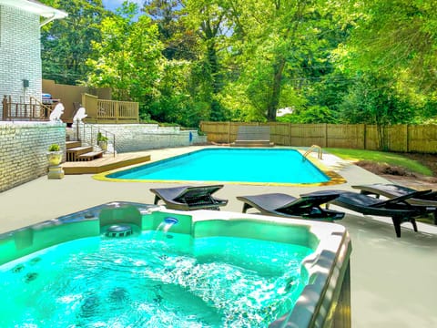 Soak your sorrows away in a private year-round hot tub