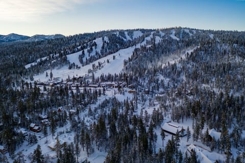 Snow Summit walking distance to slopes