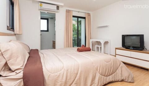 Large and cozy Studio 26