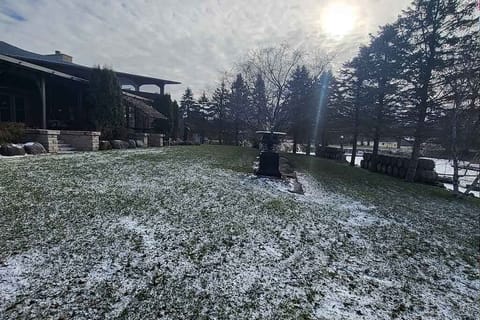 Spacious Private Pier Side Grounds