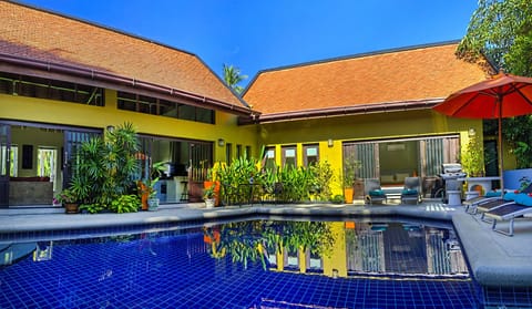 Beautiful Palm View Villa with large 8 x 5 mtr pool 
