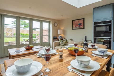 Ground floor: Open-plan dining and sitting room area