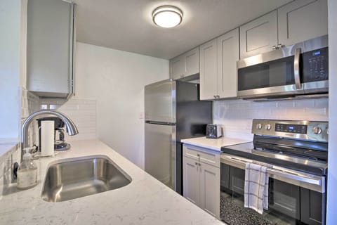 Fully Equipped Kitchen | Keurig & Drip Coffee Makers