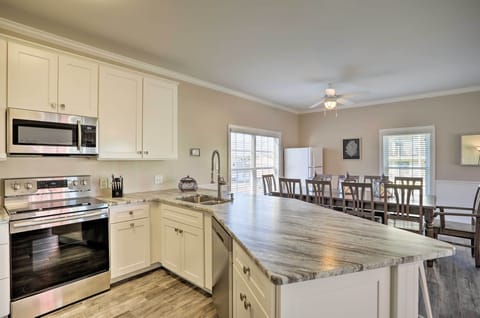 Kitchen | Cooking Basics Provided