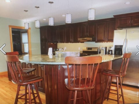 Kitchen with all the accessories you need!!