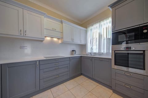 We also have a spacious, fully equipped kitchen where you can easily make all your favorite dishes.