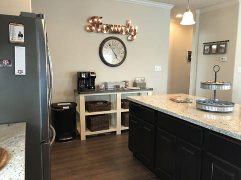 Full coffee, tea & hot choc bar